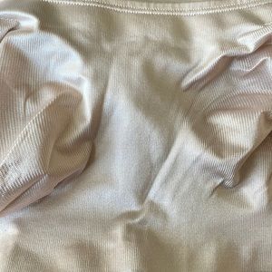 Ruby Ribbon, Size 38, New without tags in Pale